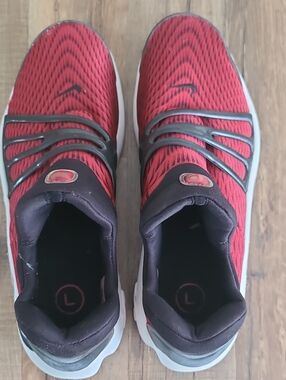 Nike Men’s Red Mesh Athletic Shoes